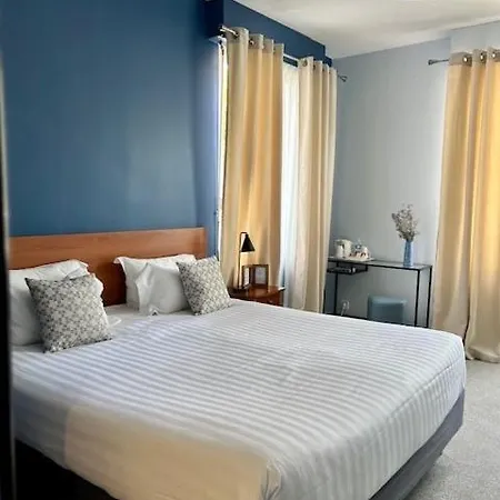 De La Marine Hotel